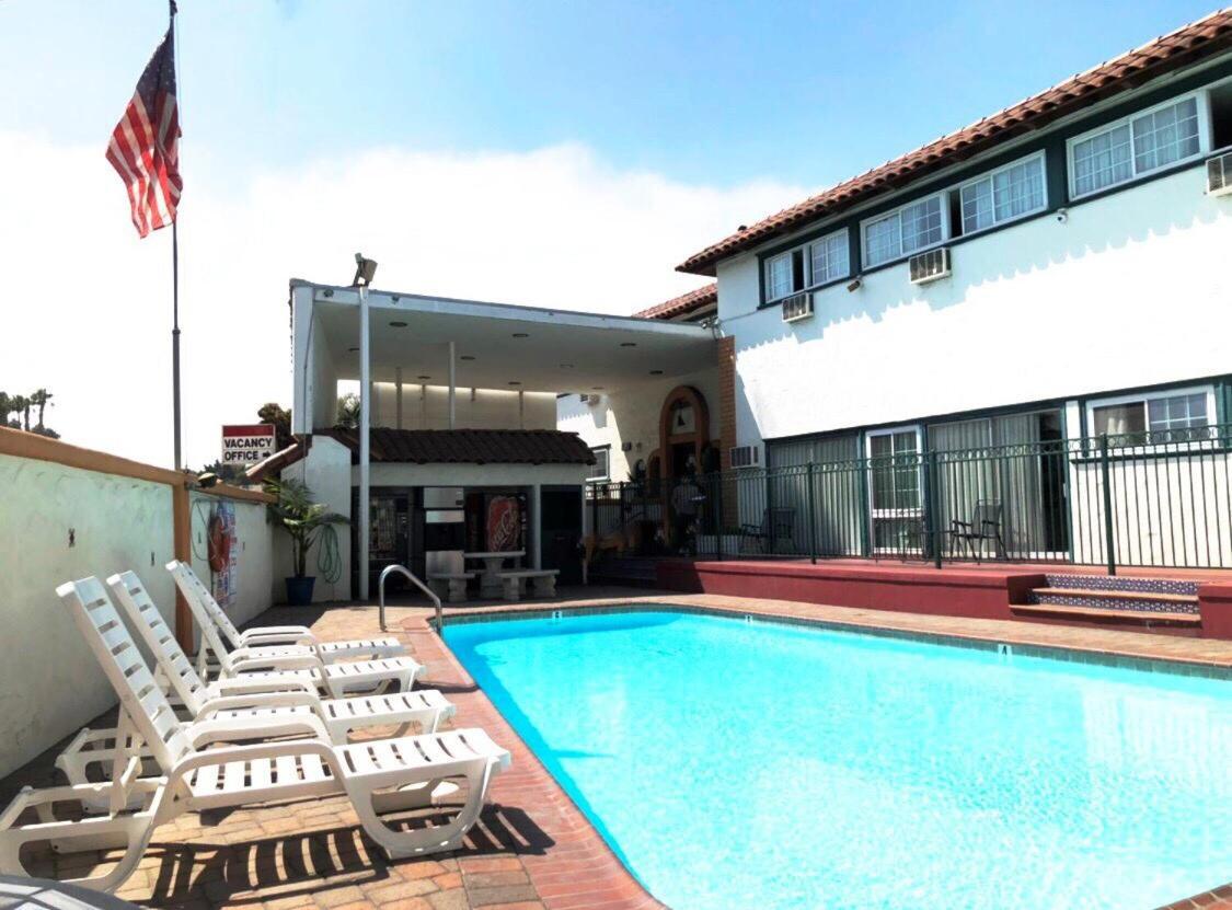 Americas Value Loma San Diego